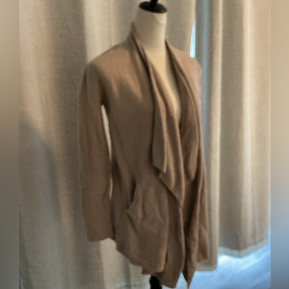 Barefoot Dreams CozyChic Lite® Island Wrap Cardigan - Picture 4 of 15